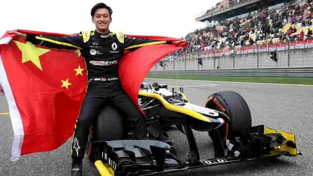 《F1 22》评测：找错方向的年货游戏